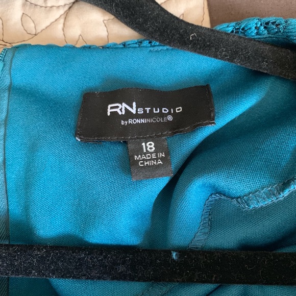 🌈 RN Studio Teal Blue/Green Lace Sheath Dress - Picture 5 of 7